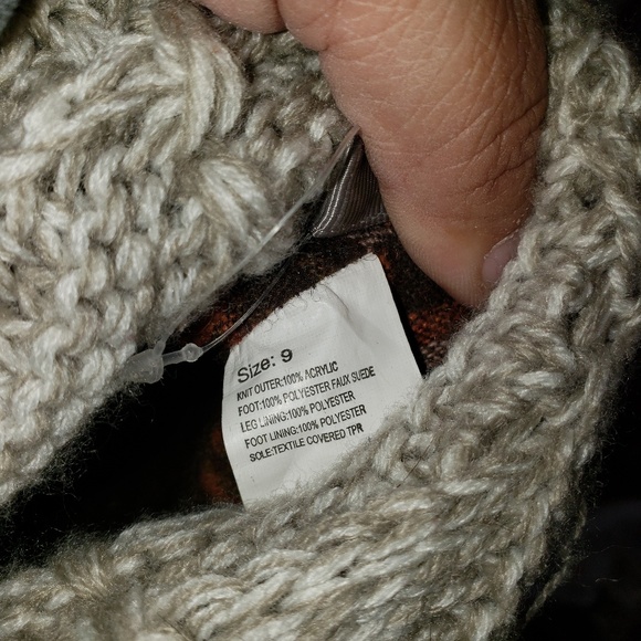 Sweater lined boots. Brand New. - Picture 2 of 3